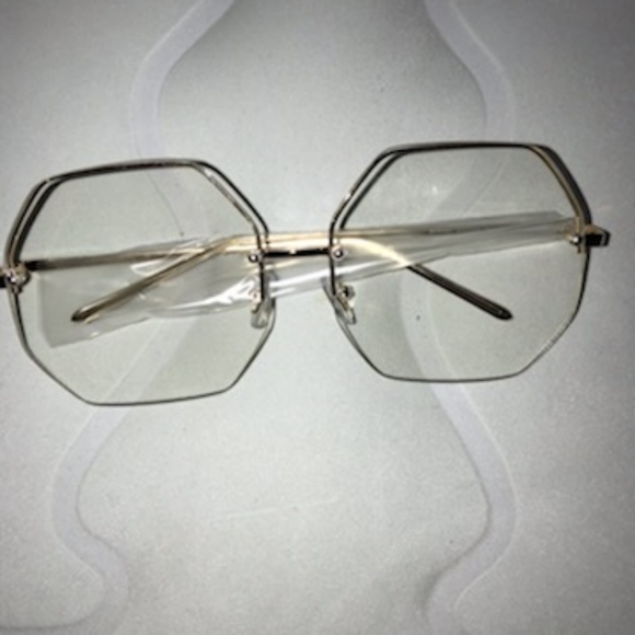 Shades - Picture 2 of 6